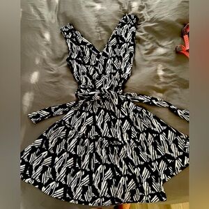 Vintage Banana Republic black and white wrap dress